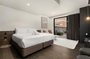Spotless Braddon Studio with Accessible Bathroom